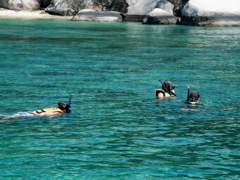 Hilo Guided Snorkeling Tour with Nature Walk & Snacks